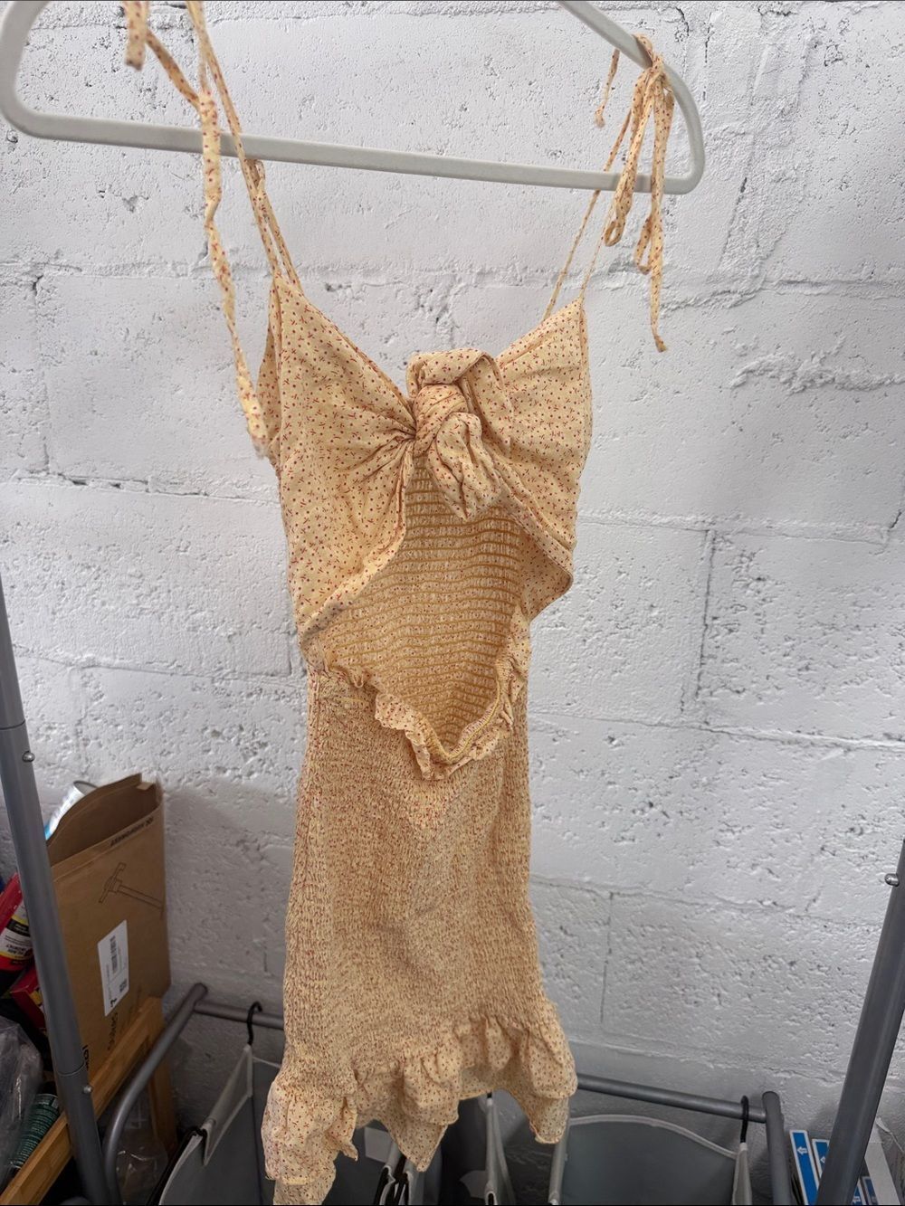 ETIQUETTE Size Small Yellow Floral Tie-Shoulder Ruffled Midi Dress Open Front